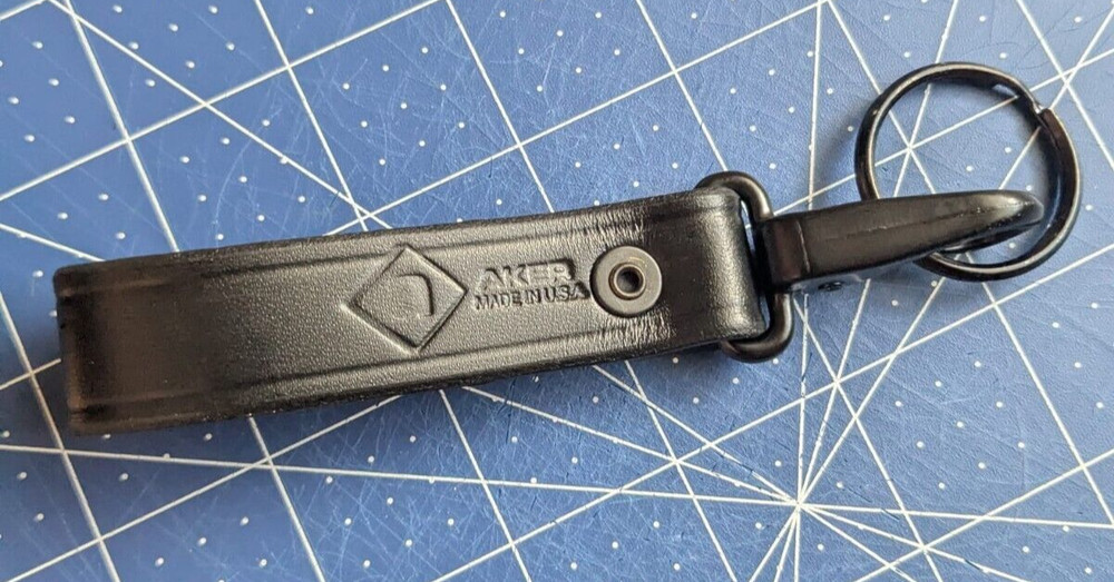 NEW AKER A561 LEATHER KEY HOLDER STRAP PLAIN BLACK BLACK SNAP BLACK RING