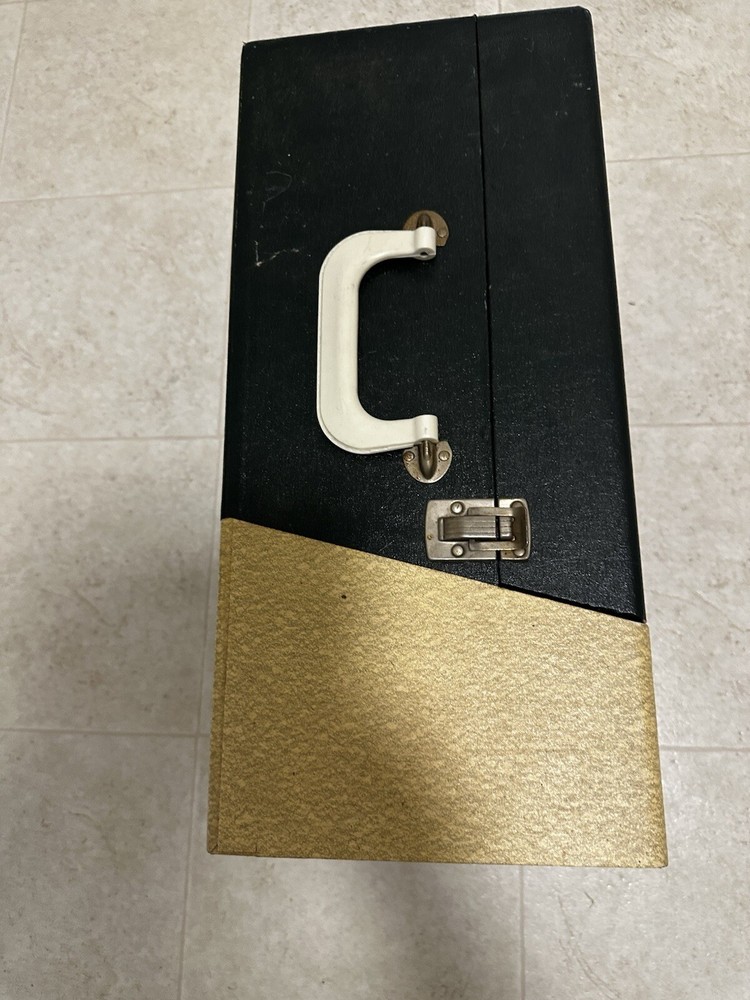 VINTAGE DYNAVOX PORTABLE RECORD PLAYER TURN TABLE - SUITCASE MODEL