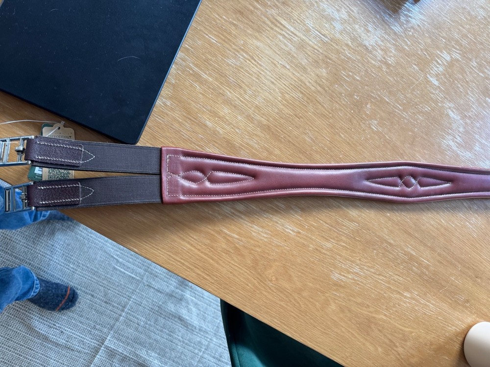 BNWT Devoucoux Allure Hunter Girth - 50" - 125 CM