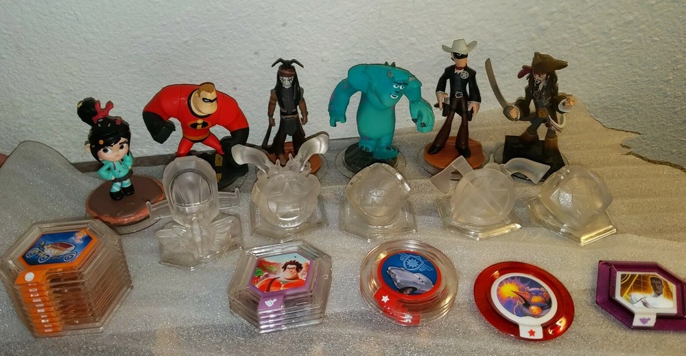 Disney Infinity Characters, Crystals & Power Discs