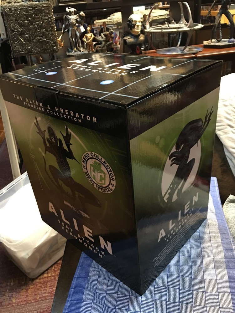 Eaglemoss Aliens "Mega Special Issue 8 - Alien Vent Attack Xenomorph" with box