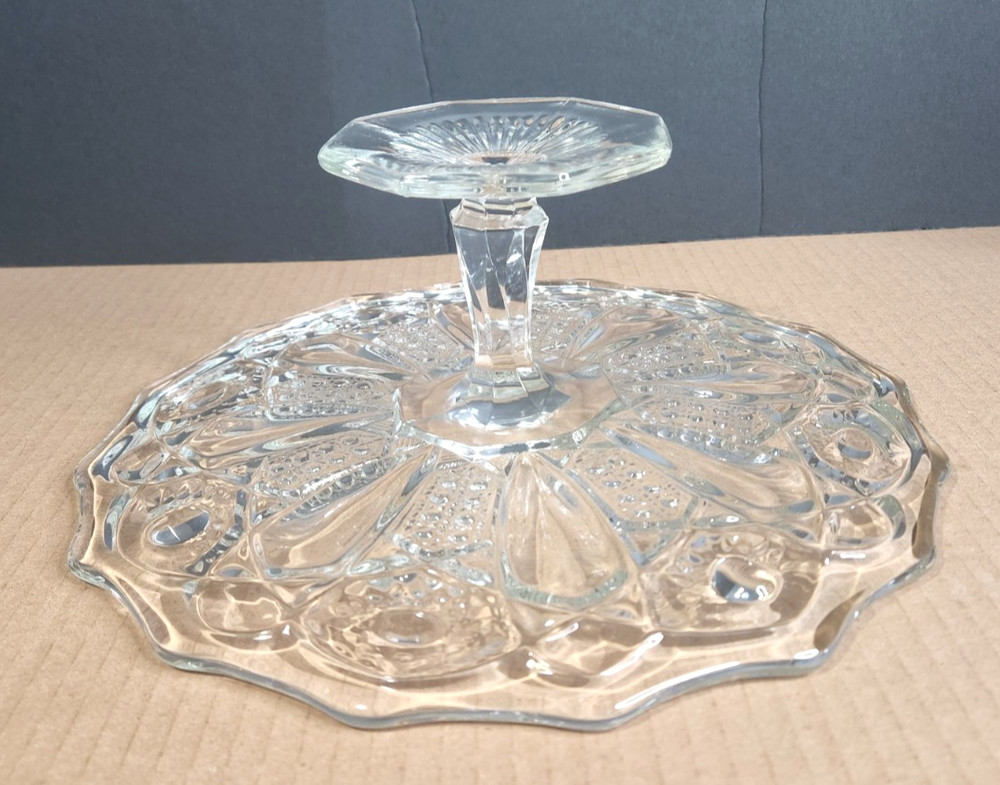 Mckee Quintec EAPG Pedestal Cake Stand