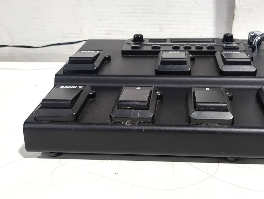 Line 6 Pod XT Live Electric Guitar Multi-Effects Processor & Amplifier Modeler