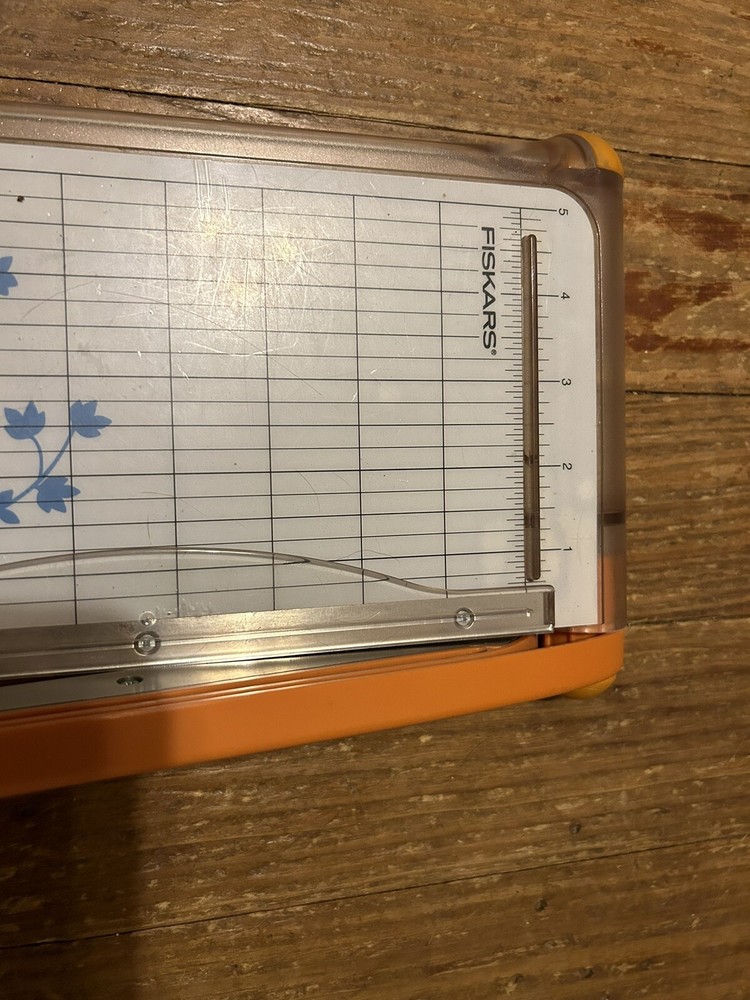 Fiskars Bypass Paper Trimmer - 9" Cutter Used