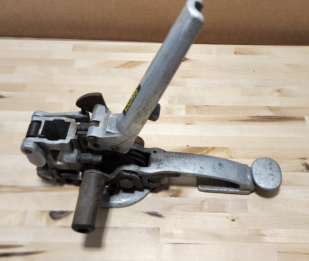 SIGNODE SFC 1223 SEAL FEED STRAPPING MACHINE     *PS