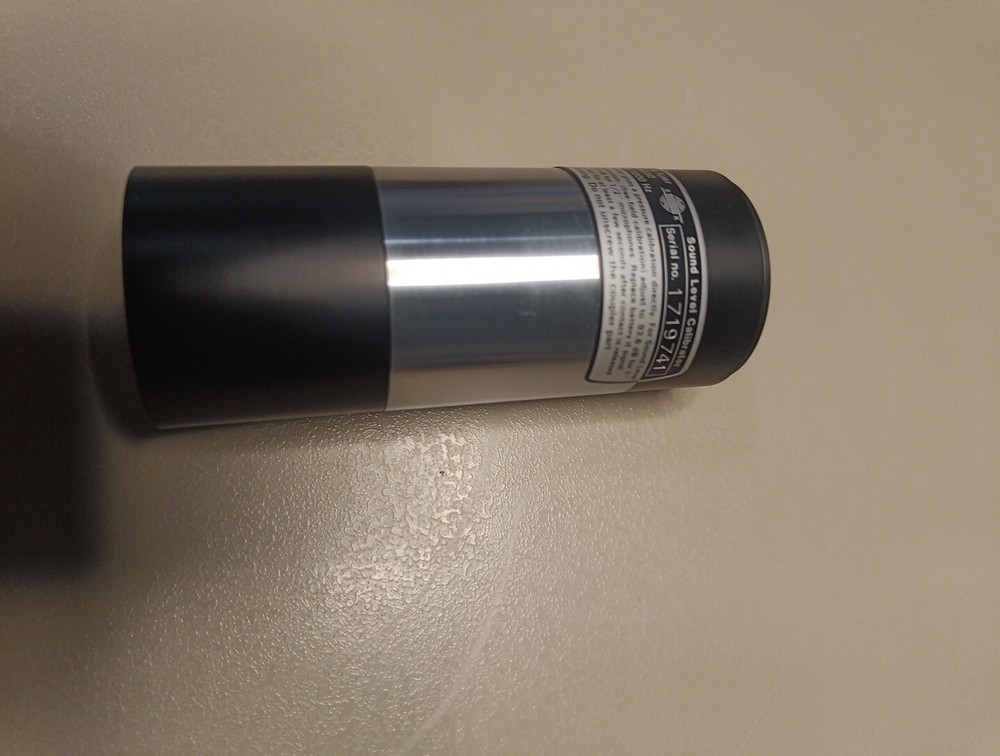 Bruel & Kjaer Type 4230 Sound Level Calibrator