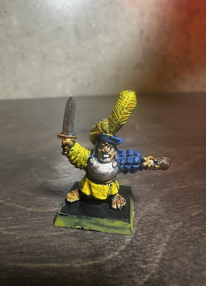 Warhammer Empire Halfling Command Champion & Standard Metal OOP
