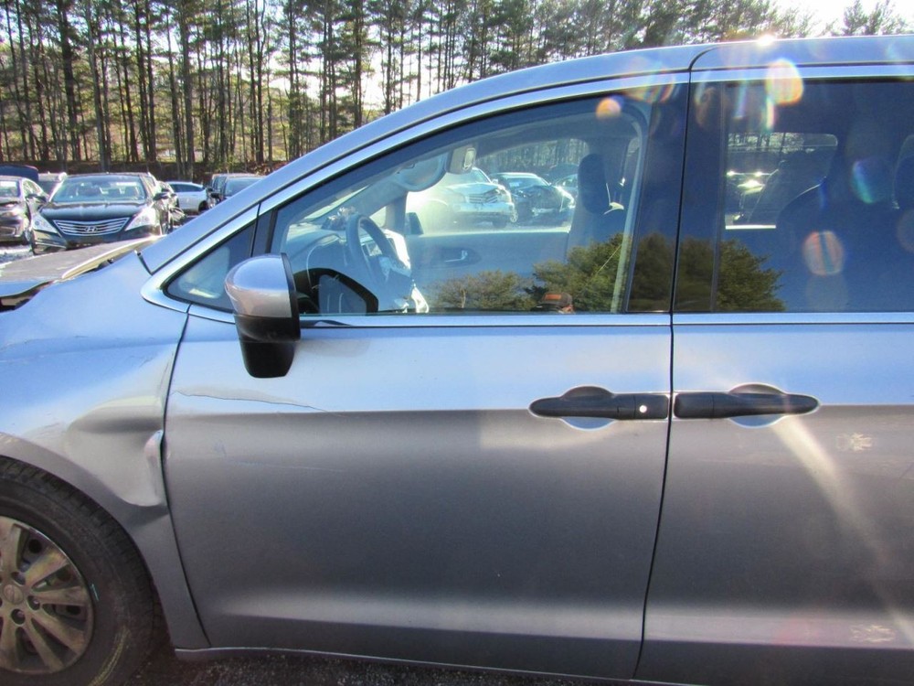 PACIFICA 2018 Glove Box 1015040