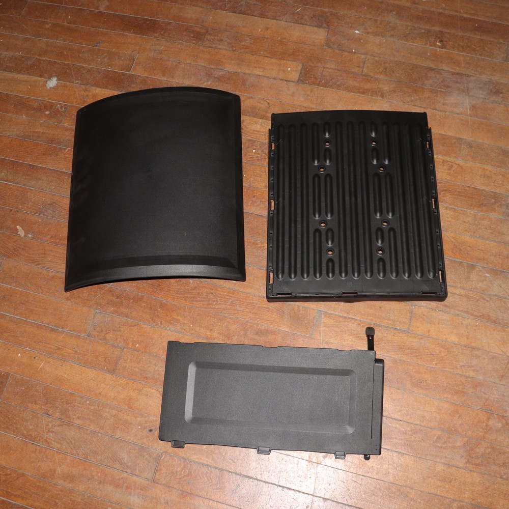 Architectural Mailboxes Post Mount Mailbox Plastic - Missing Side Panel w/ Flag
