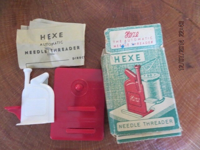 VINTAGE AUTOMATIC HEXE NEEDLE THREADER--BOX AND INSTRUCTIONS---#R28A-8