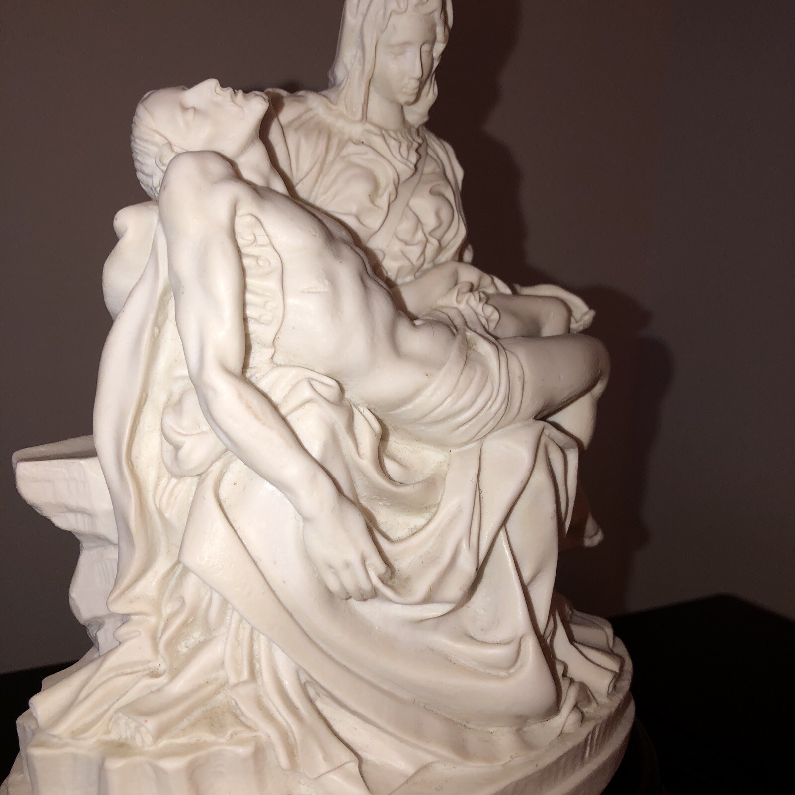 Michelangelo's Pieta Jesus Sculptor A. Santini PIETA Classic9x7x4” Made In Italy