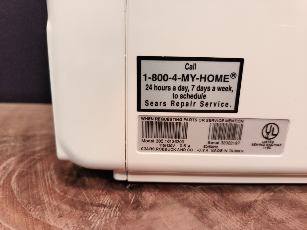 Kenmore Sewing MACHINE model 385.16126200