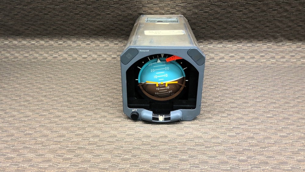 Honeywell Attitude Reference Indicator AR-500 7000836-927