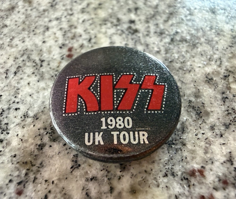 KISS 1980 UK TOUR BUTTON BADGE UK GENE PAUL ACE PETER AUCOIN VINTAGE MEGA RARE