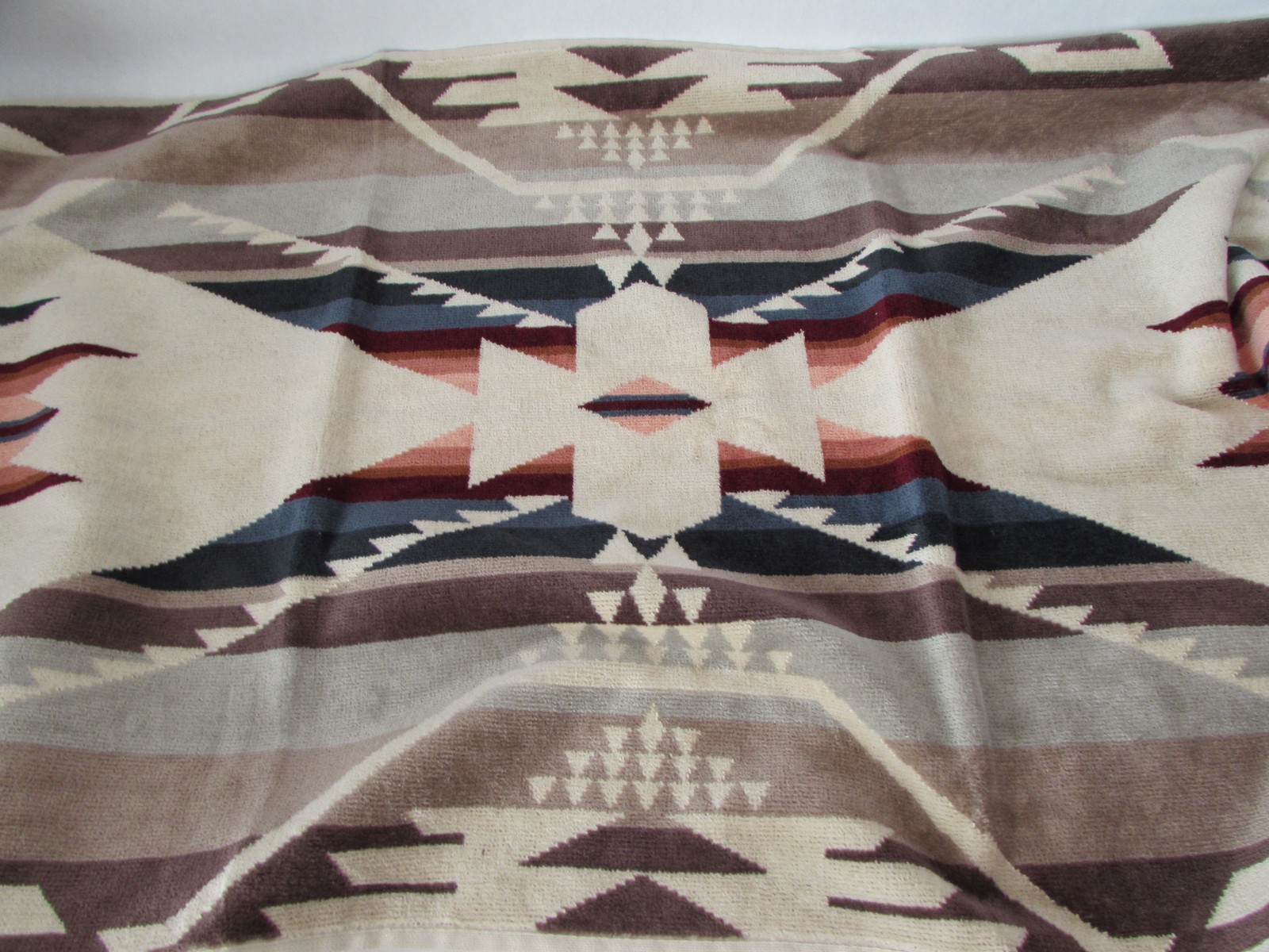 Pendleton Jacquard 2 Hand Towel Set White Sands Collection Tan 18" x 30" Towels
