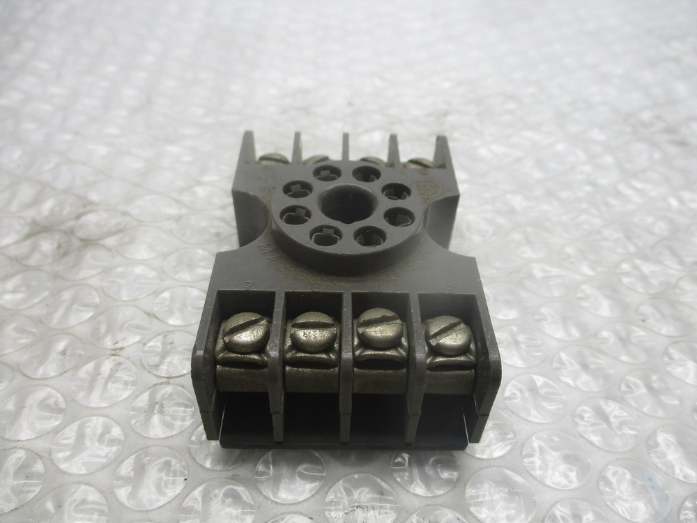 IDEC SL-608 RELAY BASE UNMP