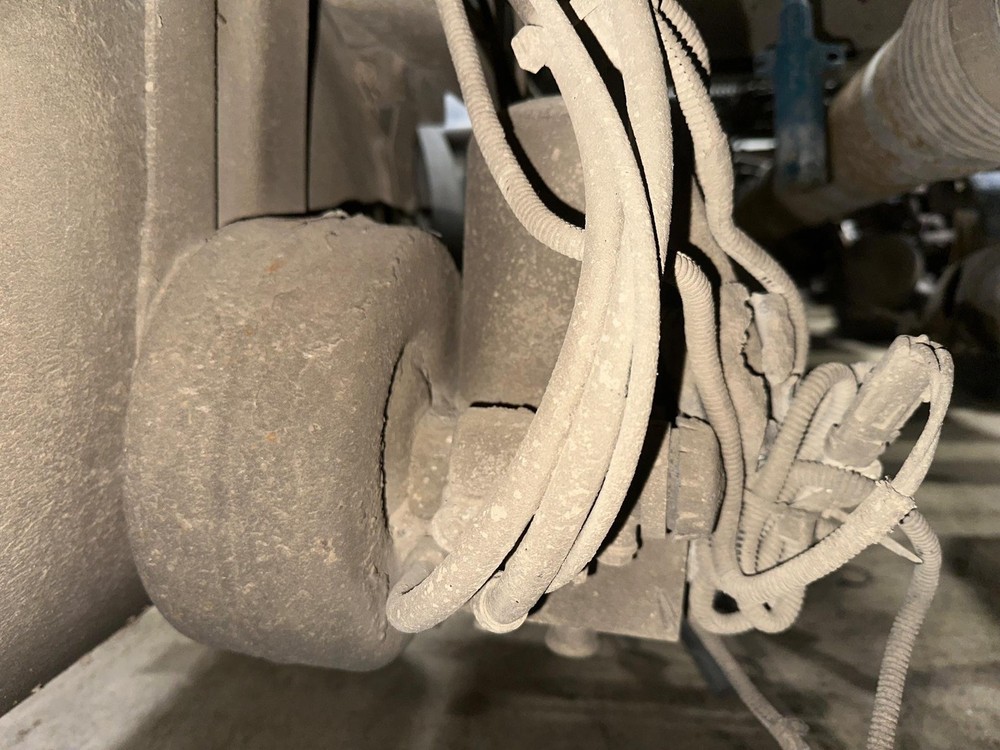 Bendix AD-IS Right/Passenger Air Dryer - Used