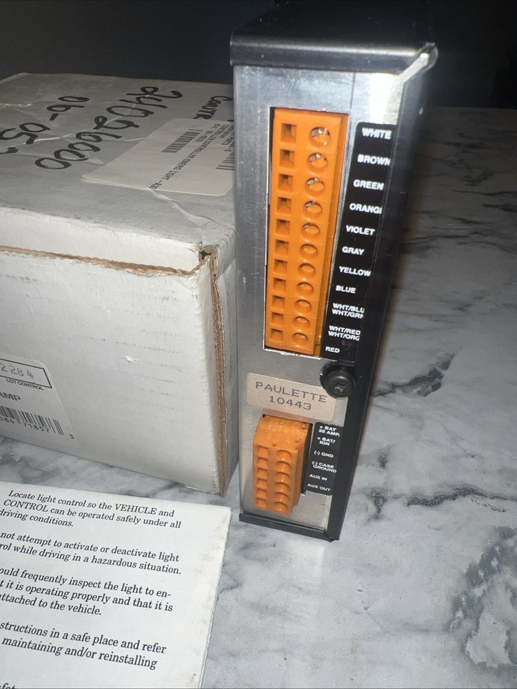 330102 SignalMaster Directional Warning Light, Full-Featured Controller Smc1