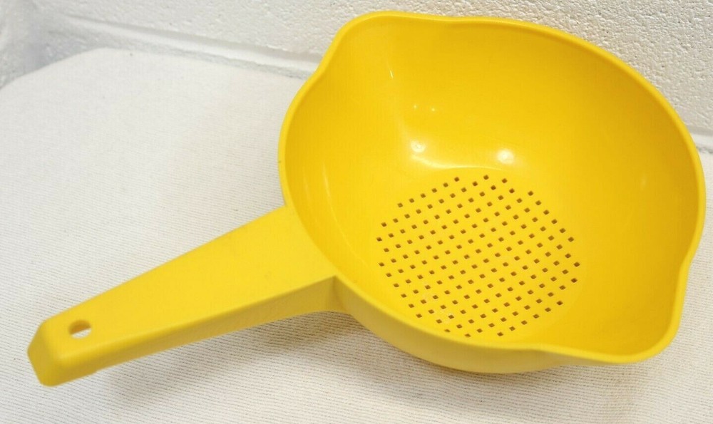 Vintage Tupperware Small Bright Yellow Colander Strainer 1 quart 1200 CLEAN! euc