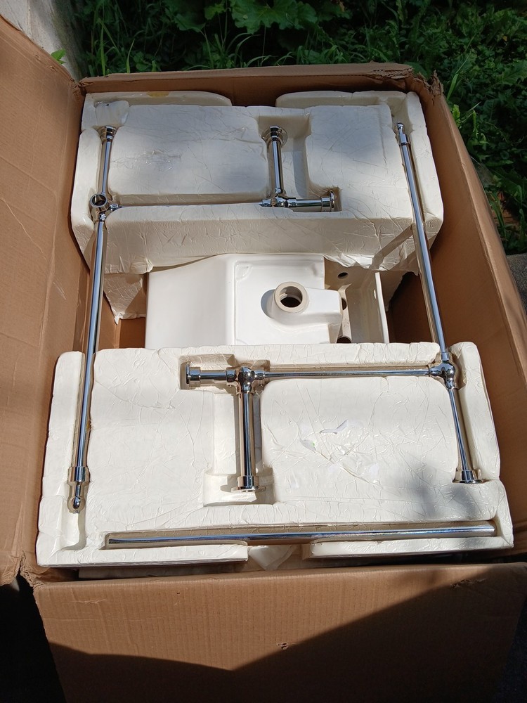Barclay Drew 30" Consloe With Stand.