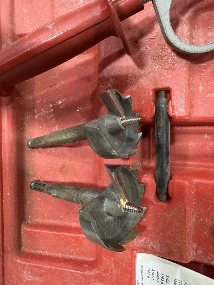 MILWAUKEE RIGHT ANGLE DRILL