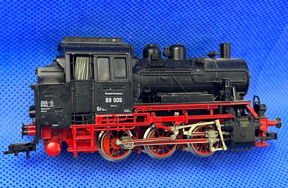 FLEISCHMANN GREEN LOCO 060 EBOO245 BIN025
