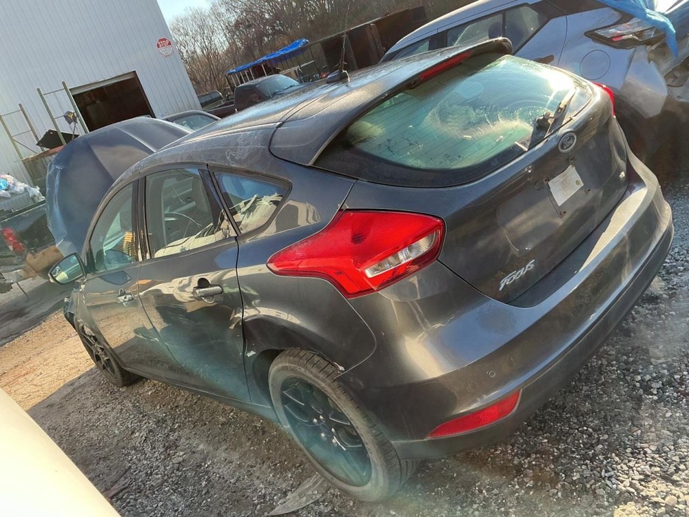 FOCUS 2016 Glove Box 4952436