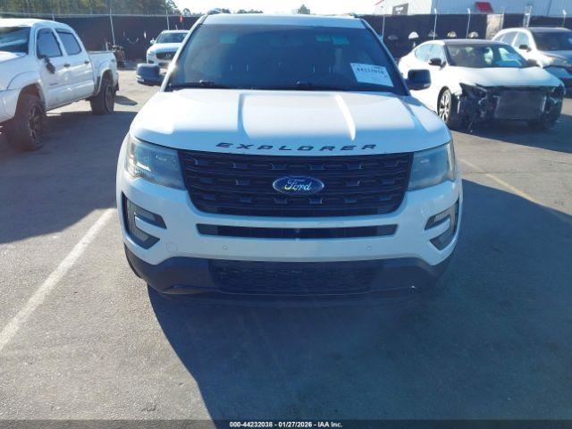 EXPLORER 2017 Glove Box 5011969