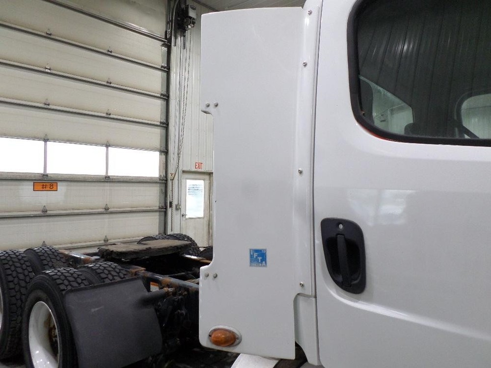 Replaces 2011 FREIGHTLINER M2 112 CAB EXTENSION , MN
