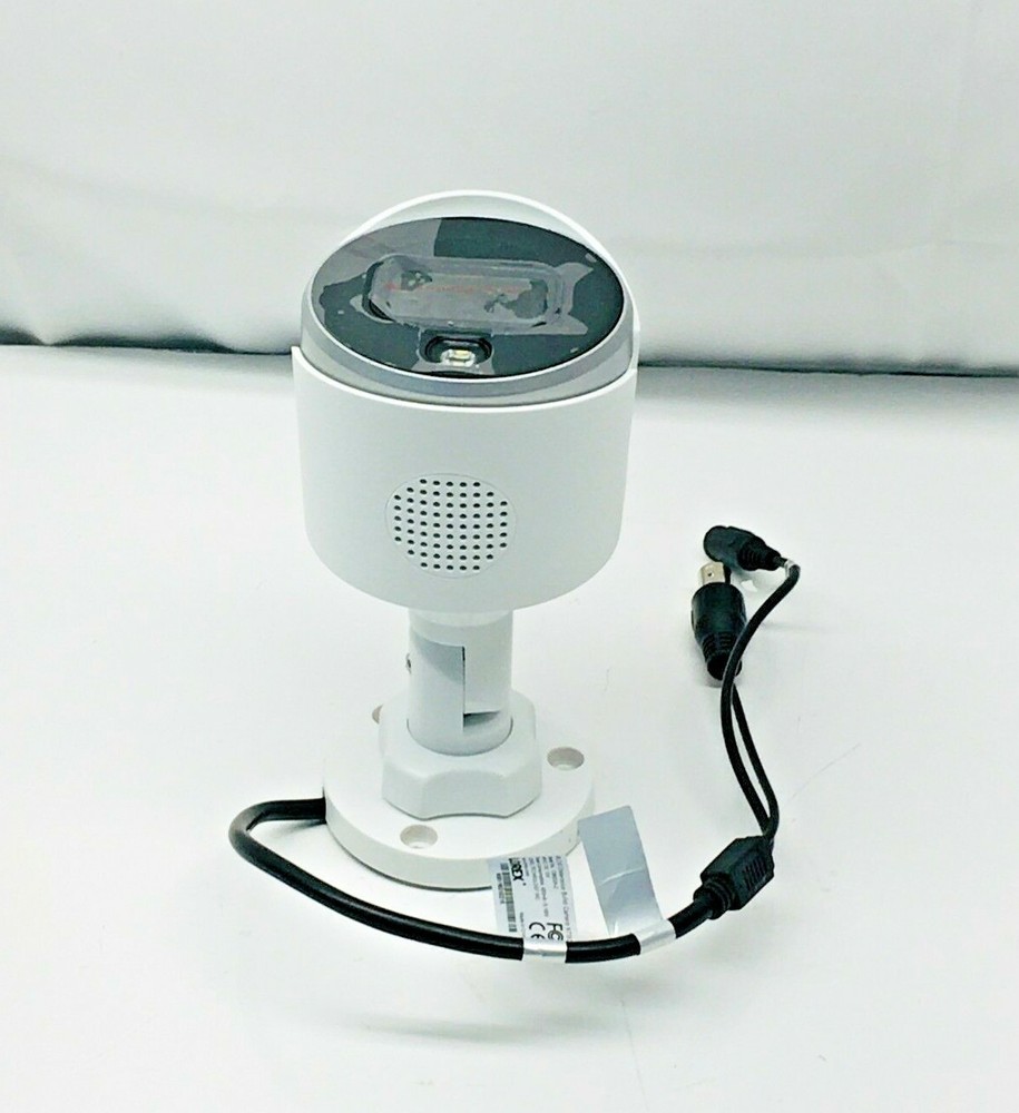 C882DA Series - Lorex 4K Active Deterrence Security Camera