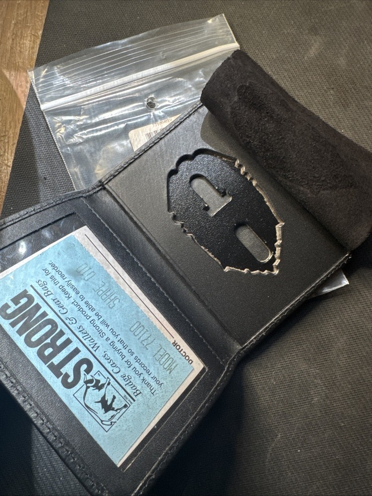Strong Leather Co. Side Open Badge Case Shape # 010