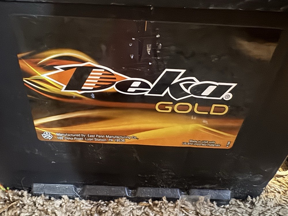 Deka 124R Battery. 700ccas 9/25 Sticker