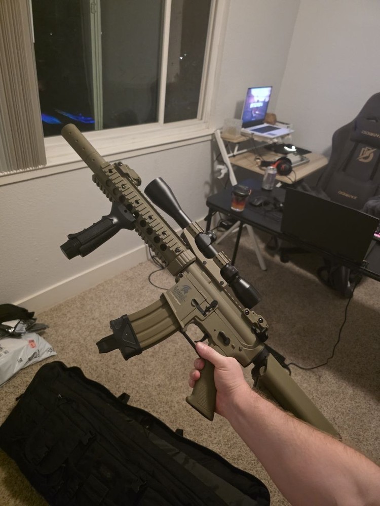New Airsoft M4 Silens +3 Mags