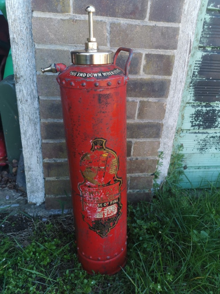 VINTAGE RED FIRE EXTINGUISHER (10)