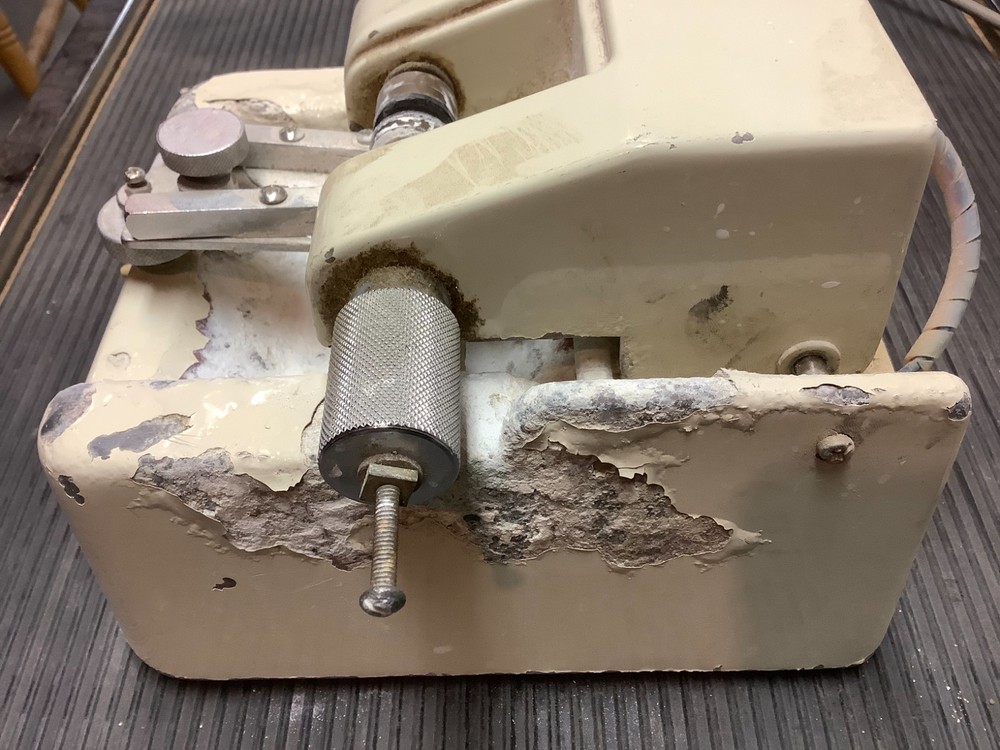 NOVAMATIC SYSTEMS AUTOMATIC GROOVEMASTER