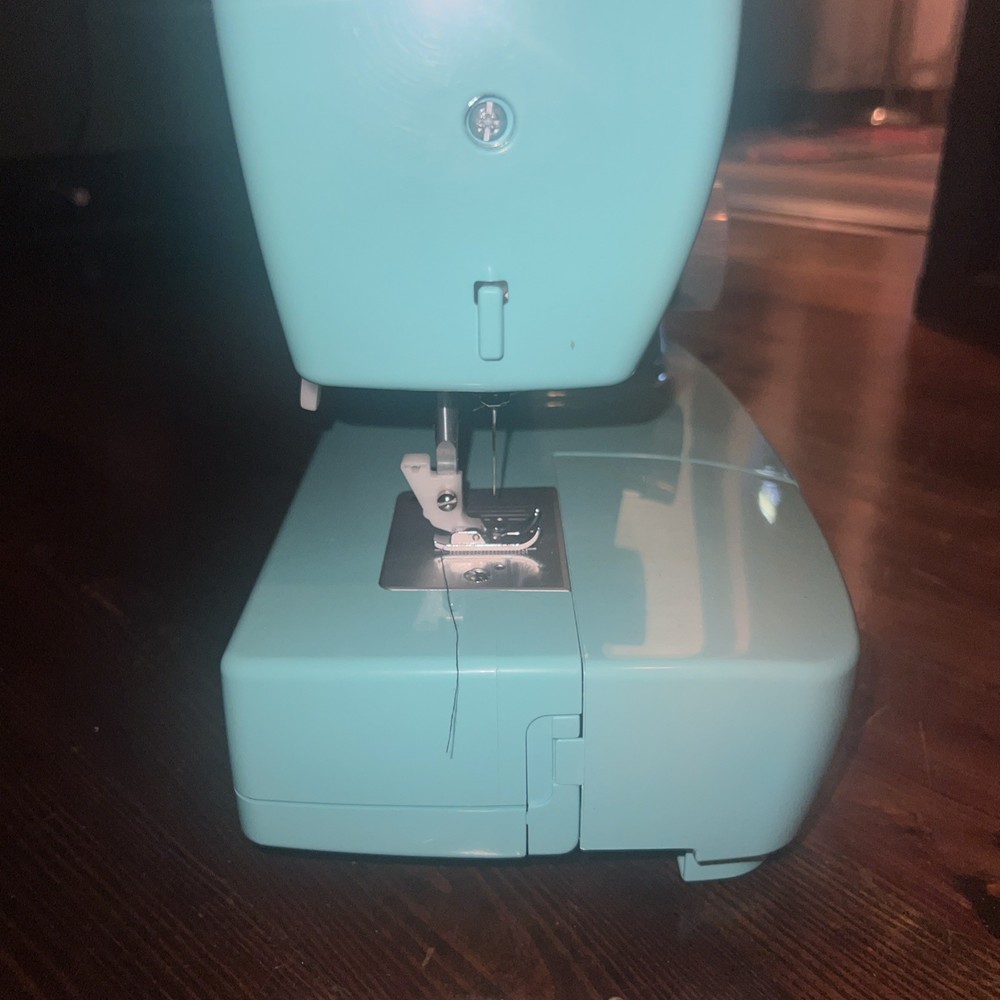 Singer Simple 3223G Automatic Zig-Zag Sewing Machine (Turquoise)