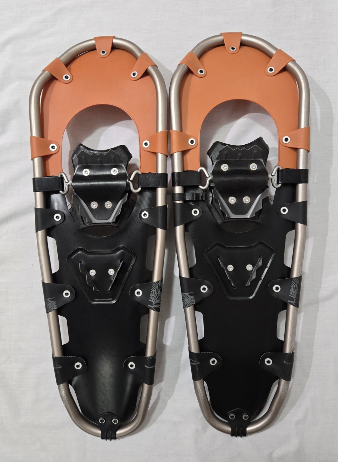 Tubbs Wayfinder Size 30 Snowshoes Black And Orange Excellent Condition