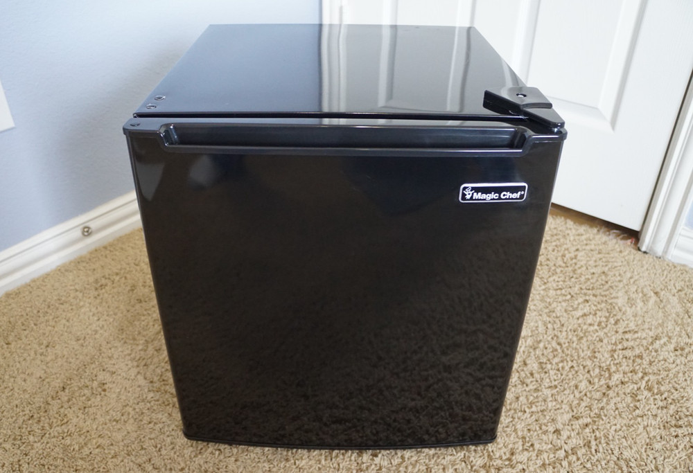 Magic Chef Mini Fridge (HMAR170BE)