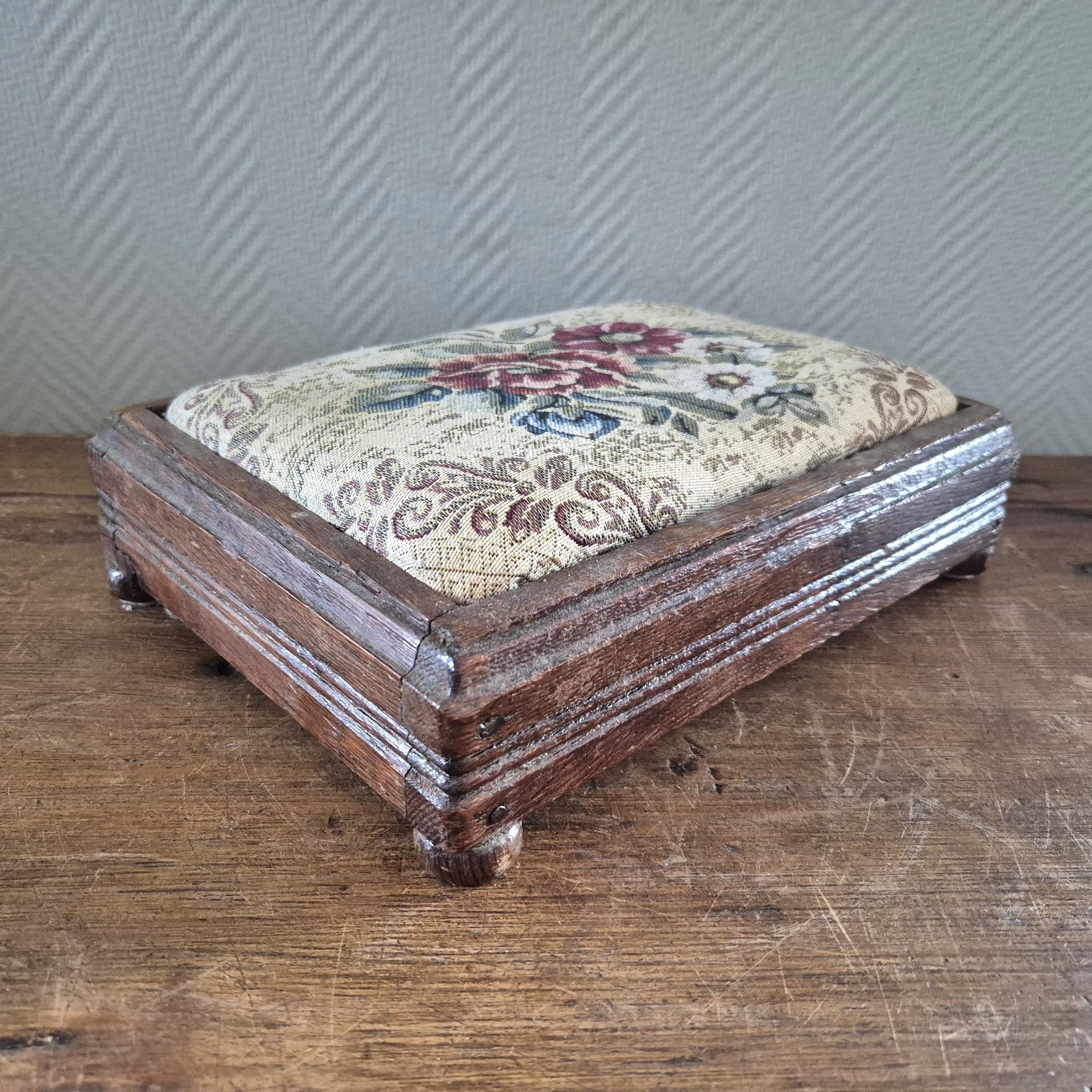 Vintage Footstool, Bed Staircase, Footrest, Pouf, Footlift, Sofa