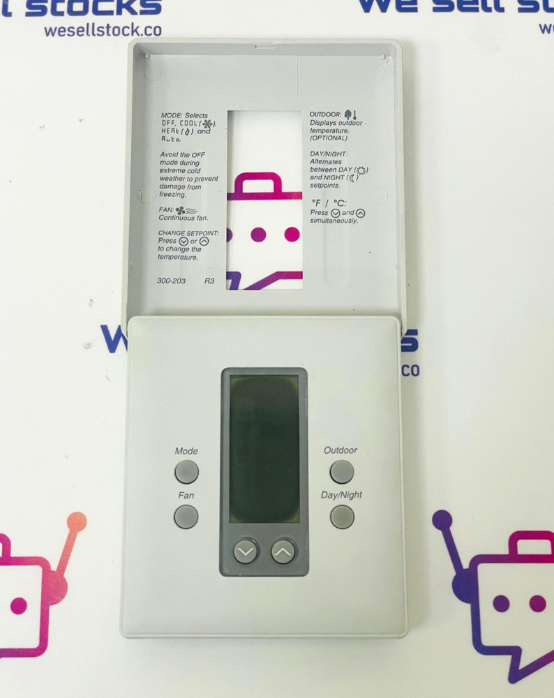 ROBERTSHAW 300-203 Digital Thermostat
