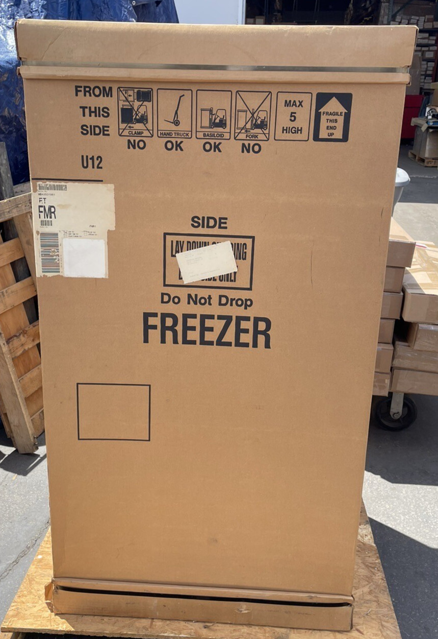 Juice Mate Refrigerated Coin Operated Can Vending Machine Model FMR1 - Brand New