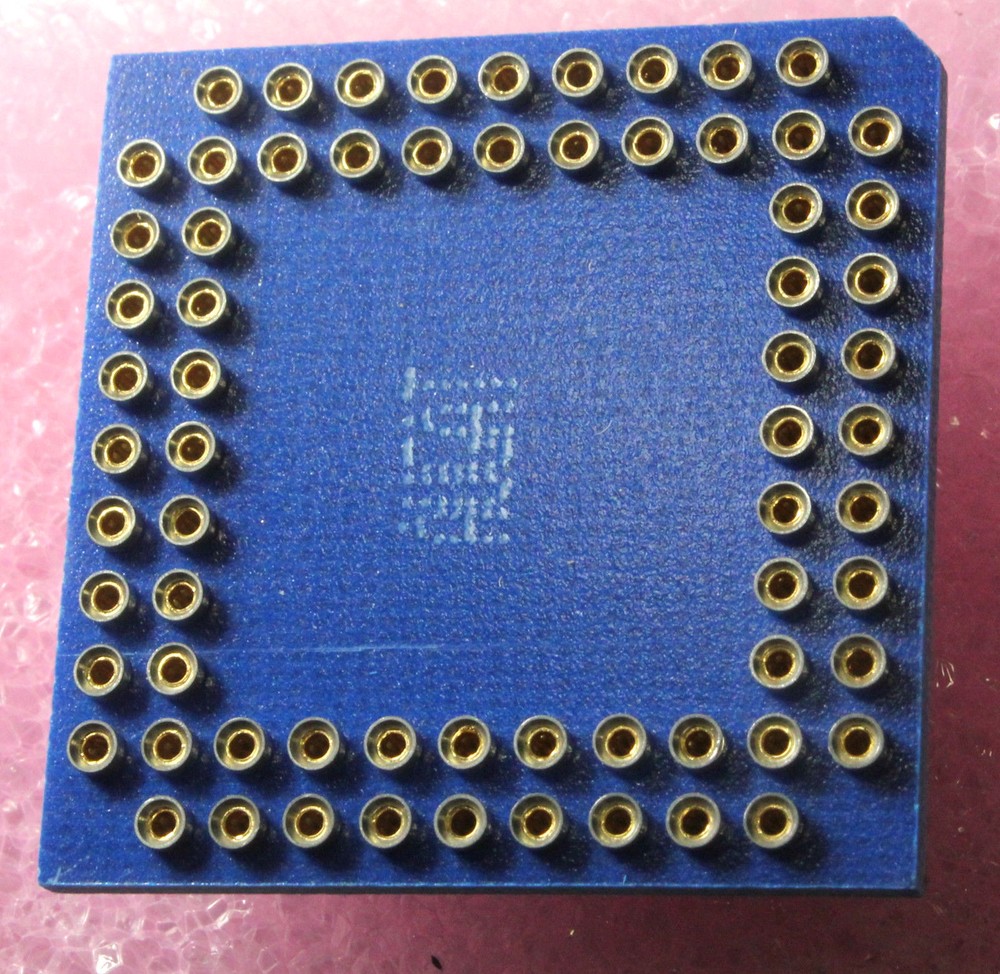 (1) New Augat 4-1437522-4 IC Pin Grid Array Sockets, 68-pin Blue,