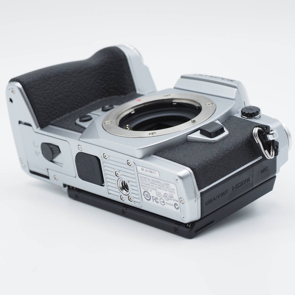 OLYMPUS OM-D E-M1 BODY SILVER 252812