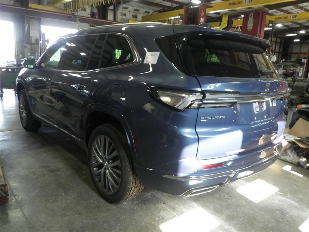 2025 Enclave Avenir Lower Air Shutter