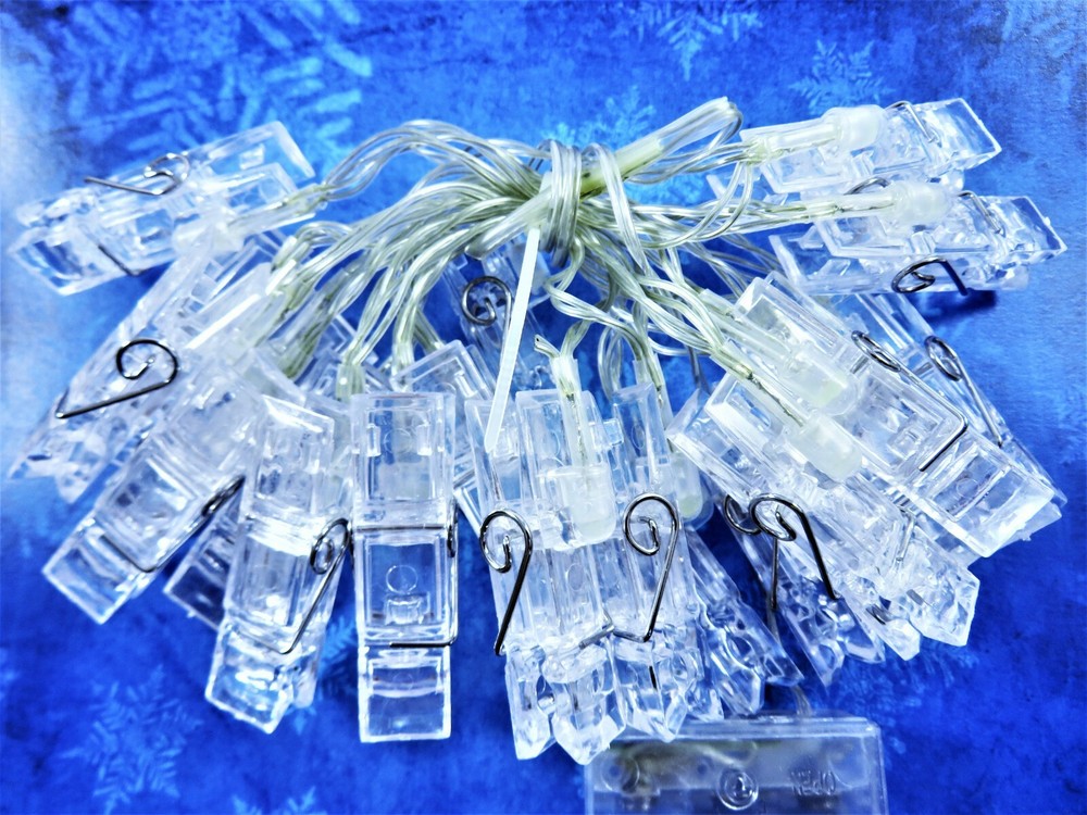 Clear Plastic Clothespins LED String Lights Warm White Battery Op 20 Clips Boxed