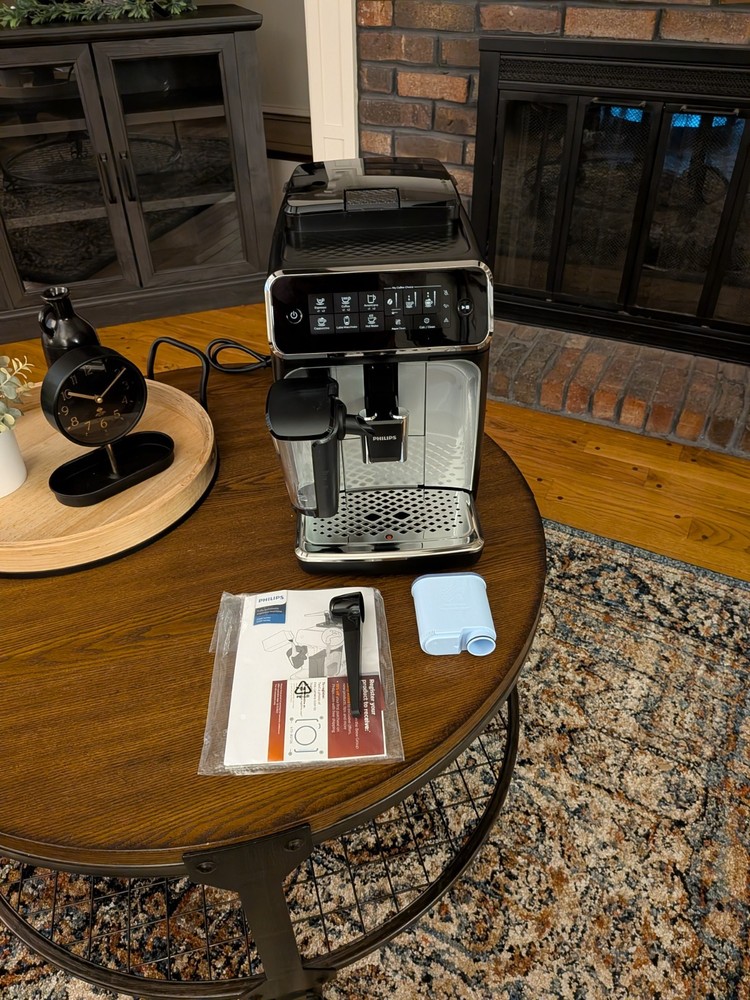 Philips 3200 Series LatteGo Automatic Espresso Machine - Black