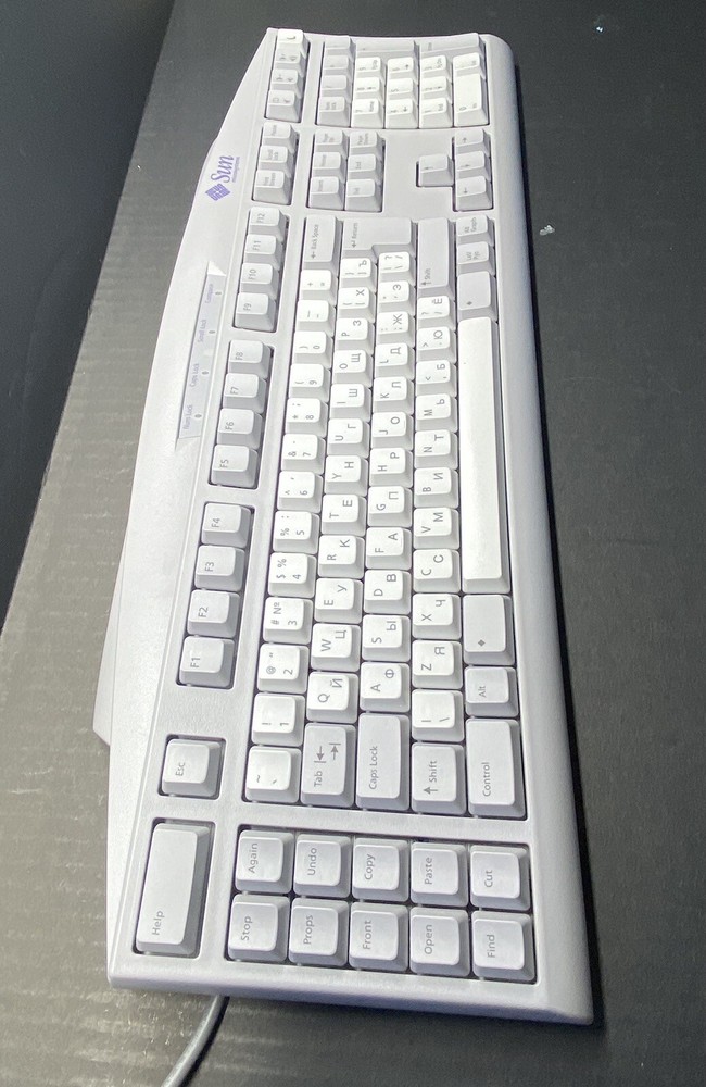 Sun 320-1313 Keyboard, Type 6 USB, 2M Attached Cable, Russian Key Layout