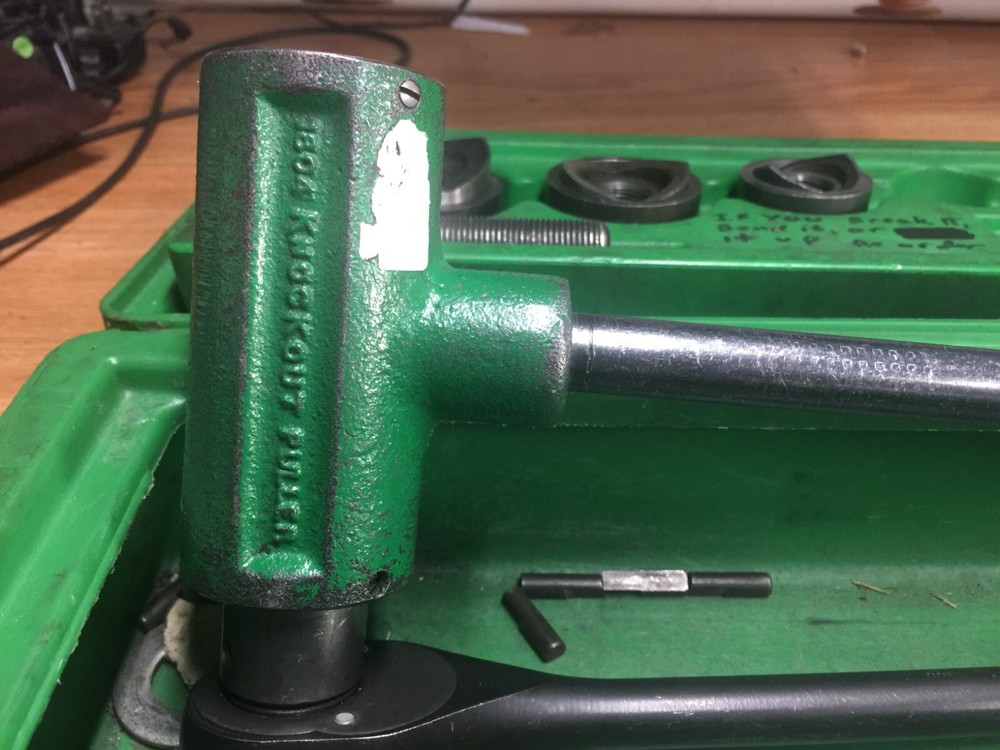 GREENLEE KNOCKOUT PUNCH SET 1 - 2 " RATCHET STYLE