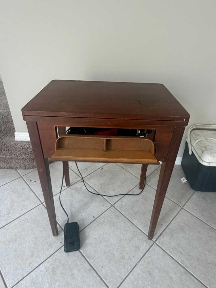 1954 Singer sewing machine