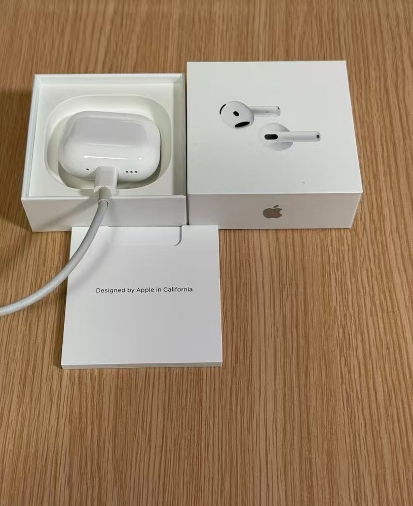 Sealed Apple 4th Generation Wireless In-Ear Headset Active Noise Cancellation